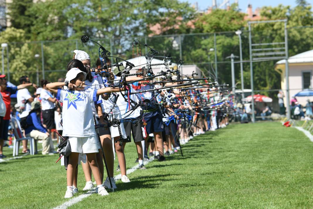 480 sporcu Mete Gazoz ve Elif Berra olma yolunda Konya’da ter döküyor 1